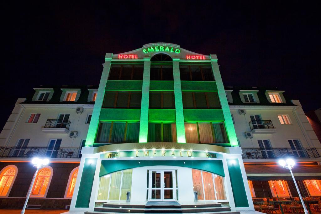 Emerald Hotel Togliatti Dış mekan fotoğraf
