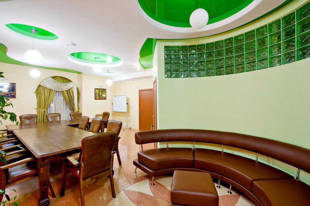 Emerald Hotel Togliatti Dış mekan fotoğraf